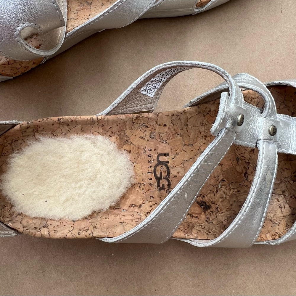 Uggs Silver Sandals Go Around Ankle Leather Size 7 - Picture 9 of 9